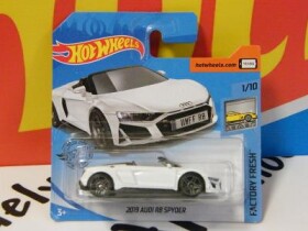 8/23 - 2019 AUDI R8 SPYDER- Hot Wheels