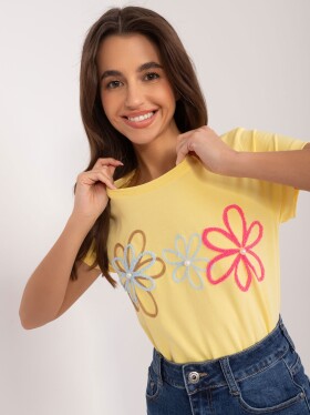 Žluté tričko květinovou aplikací BASIC FEEL GOOD