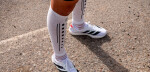 Kompresní lýtkové návleky Compressport R2 Aero 2.0 - White/Black Velikost: 38-42 cm obvod lýtka
