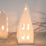 Räder Porcelánový svícen domeček Pointed Roof 20 cm, bílá barva, porcelán