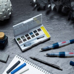 Derwent Tinted Charcoal Paint Set sada 12 barev 2305872