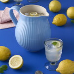 Ib Laursen Keramický džbán Mynte Blue Bell 2 l, modrá barva, keramika