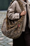 Taška přes rameno Reisenthel Moonbag Leo fake fur