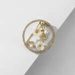 Exkluzivní brož s perlou a zirkony Mirka - květina, Zlatá