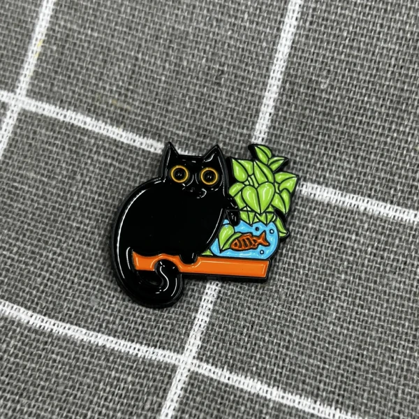 Pinarna.cz Černá kočička u akvárka