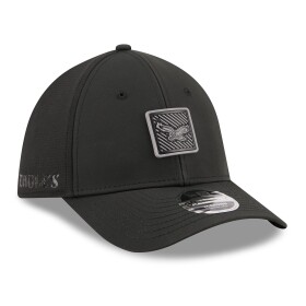 New Era Pánská kšiltovka Philadelphia Eagles NFL Black Historic Logo 2026 Training Camp 39THIRTY Flex Velikost: M/L