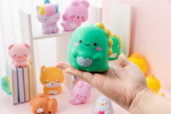 Mini Squishy antistresová postavička Dino