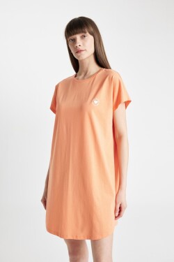 DEFACTO Fall in Love Regular Fit Crew Neck Short Sleeve Nightgown