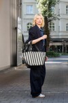 Nákupní taška přes rameno Reisenthel Shopper M Summerstripes black