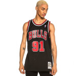 Mitchell & Ness Chicago Bulls NBA Swingman Alternate Jersey Bulls 97 Dennis Rodman SMJYGS18152-CBUBLCK97DRD Pánské oblečení s
