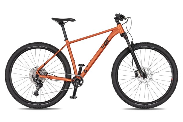 4EVER FIRETRACK ONE 29", rám 21" (XL), model 2026, barva satin orange - ZDARMA dopravné, seřízení, odborná montáž a pojištění! (Záruka nejlepší ceny. Nalezli jste někde lepší cenu? Napište nám a zkusíme ji trumfnout! )