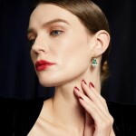 Visací vánoční náušnice ve tvaru stromečků se zirkonem, Zlatá