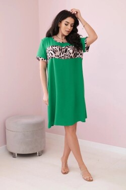 Jasně zelené šaty s leopardím vzorem