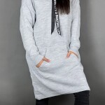 HOSH Pletené šaty EVELYN s kapucí Barva: Černá