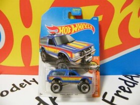 10/23 Long Blistr - CHEVY BLAZER 4x4 - Hot Wheels