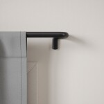 Černá roztažitelná garnýž 76-213 cm Umbra TWILIGHT - pro zatemňovací závěsy