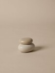 Ferm Living Úložná dóza Pebble Sand/Cream Small, krémová barva, keramika