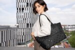 Kabelka Reisenthel Shopper e1 Glossy dots black