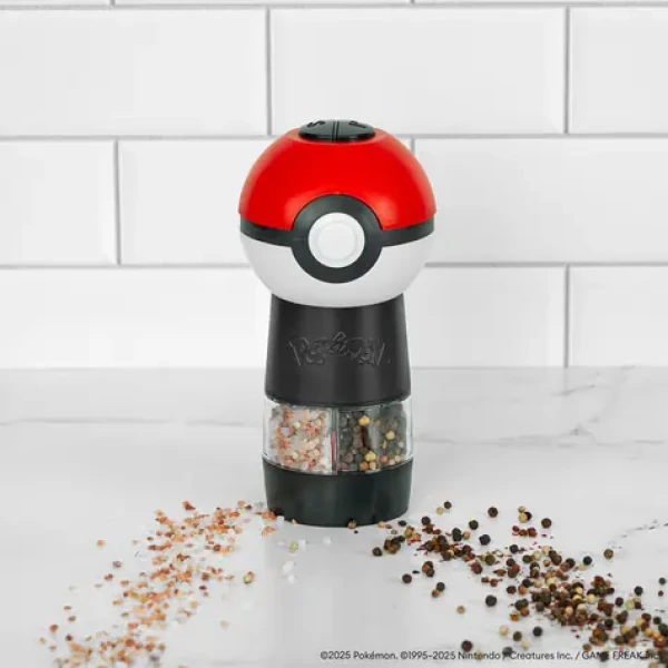 Uncanny Brand Mlýnek na sůl a pepř Pokémon Poké Ball / Mlýnek / Elektrický / Motiv Pokémon (3000144)