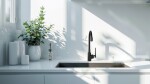 INVENA - Dřezová baterie Ligaria s elastickým výtokem, černá BZ-39-004-L