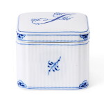 Royal Copenhagen Porcelánová mini dóza Bonbonniere Alphabet – J, bílá barva, porcelán
