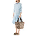 Nákupní taška přes rameno Reisenthel Shopper M Leo macchiato