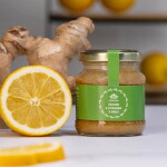 Včelařství Domovina Zázvor s citronem v medu Hmotnost: 180 g