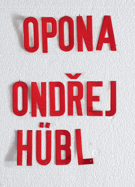 Opona - Ondřej Hübl