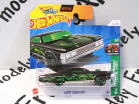 24 - LAYIN' LOWRIDER - HOTWHEELS