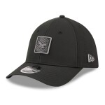 New Era Pánská kšiltovka Philadelphia Eagles NFL Black Historic Logo 2026 Training Camp 39THIRTY Flex Velikost: M/L