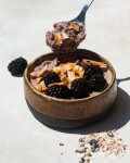 Vilgain Minutová proteinová ovesná kaše – malina a borůvka bez přidaného cukru 400 g