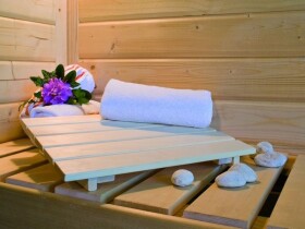 Dřevěná podpěrka hlavy – KARIBU CLASSIC