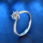 Royal Fashion stříbrný prsten HA-XJZ022-SILVER-MOISSANITE-ZIRCON Velikost: 8 (EU: 57-58)