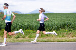 Běžecké kompresní ponožky Compressport Aero Socks 2.0 - White/Black Velikost: EU 42-44