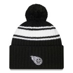 New Era Pánská zimní čepice Tennessee Titans NFL Official 2022 Sideline Sport Knit Black & White