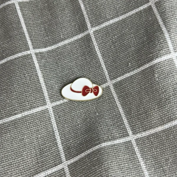 Pinarna.cz Bílý klobouk s červenou mašlí