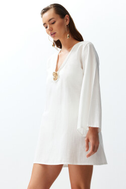 Trendyol bílý mini tkaný plážový šaty ze 100% bavlny prémiovými doplňky