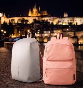 XD Design Switch 2v1 růžová / Městský batoh / do 16" / 22 l / recyklovaný nylon (P706.3314)