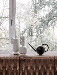 Ferm LIVING Konvička na zalévání Black Orb Wattering Can 2 l, černá barva, kov