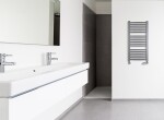 Instalprojekt - Koupelnový radiátor RETTO - Barva - Bílá, Doporučená topná tyč (W) - 400, Rozměr A - 55, Rozměr C - 75, Skutečný rozměr radiátoru (v mm) - 540 × 708 mm, Typ připojení - Klasické (na rozteč) RADRET507035