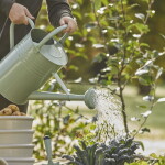 Ib Laursen Zahradní konev Light Green 11 l, zelená barva, šedá barva, kov