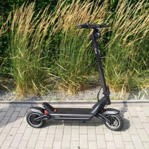 Eljet ArTron G18 / Elektrická koloběžka / 1000 W / rychlost 25 km/h / dojezd 85 km / nosnost 150 kg