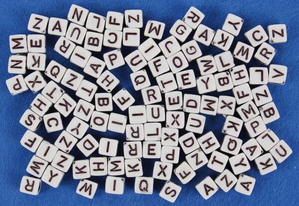 Korálky písmenka kostky 6mm, 30g - bílé