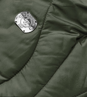 Dámská zimní bunda olivové barvě ke kolenům (M-21601) odcienie zieleni
