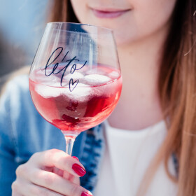 Bella Rose Sklenice na drink Léto ♥, čirá barva, sklo, 610 ml