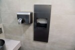 SANELA - Automatické osoušeče Elektrický osoušeč rukou s tlačítkem na čelní stěně, nerezový kryt SLO 02M