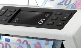 Safescan 2210 G2 bílá / Počítačka bankovek / UV detekce / 1000 bankovek za minutu / LCD displej (115-0708)