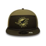 New Era Pánská kšiltovka Miami Dolphins NFL 2025 Salute to Service 9FIFTY Split Panel Trucker Snapback