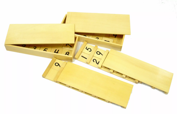 Moyo Montessori Moyo Montessori Seguinovy tabulky
