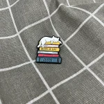 Pinarna.cz Kočička ležící na stohu knih - book & cat, coffee / kniha & kočka, kafe